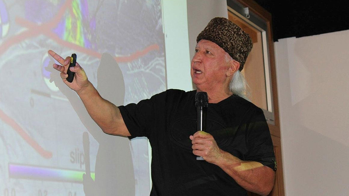 Prof. Şener Üşümezsoy harita üzerinde gösterdi: Okyanusal deprem olacak tek yer burası