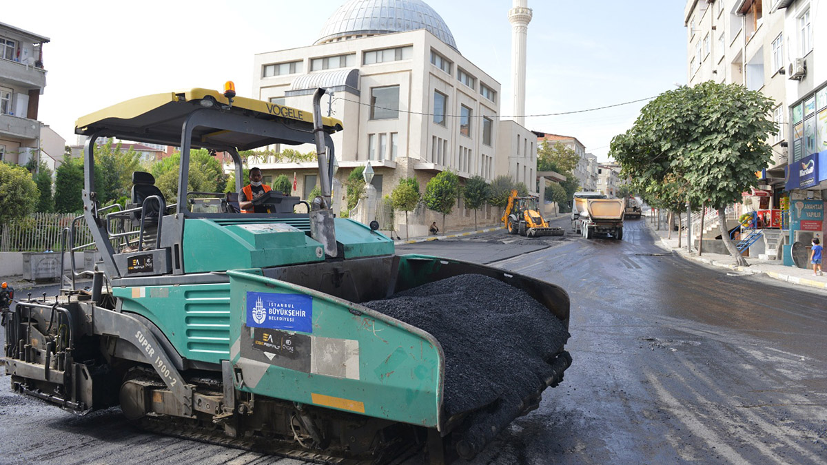 Avcılar Belediyesi, nefes aldıracak yol yatırımlarına devam ediyor