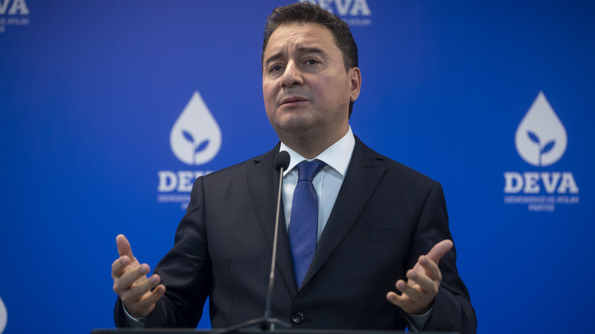 Son dakika! Babacan'dan 'ışıklar yanıyor' açıklaması