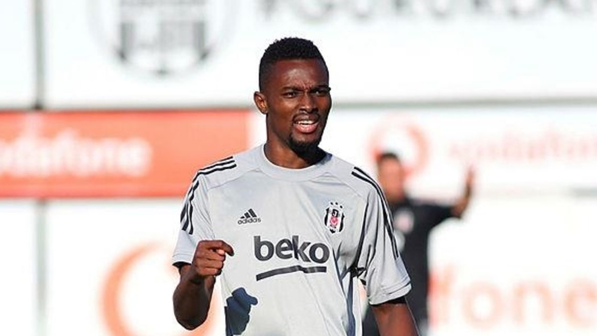 Beşiktaşlı Mensah koronavirüse yakalandı