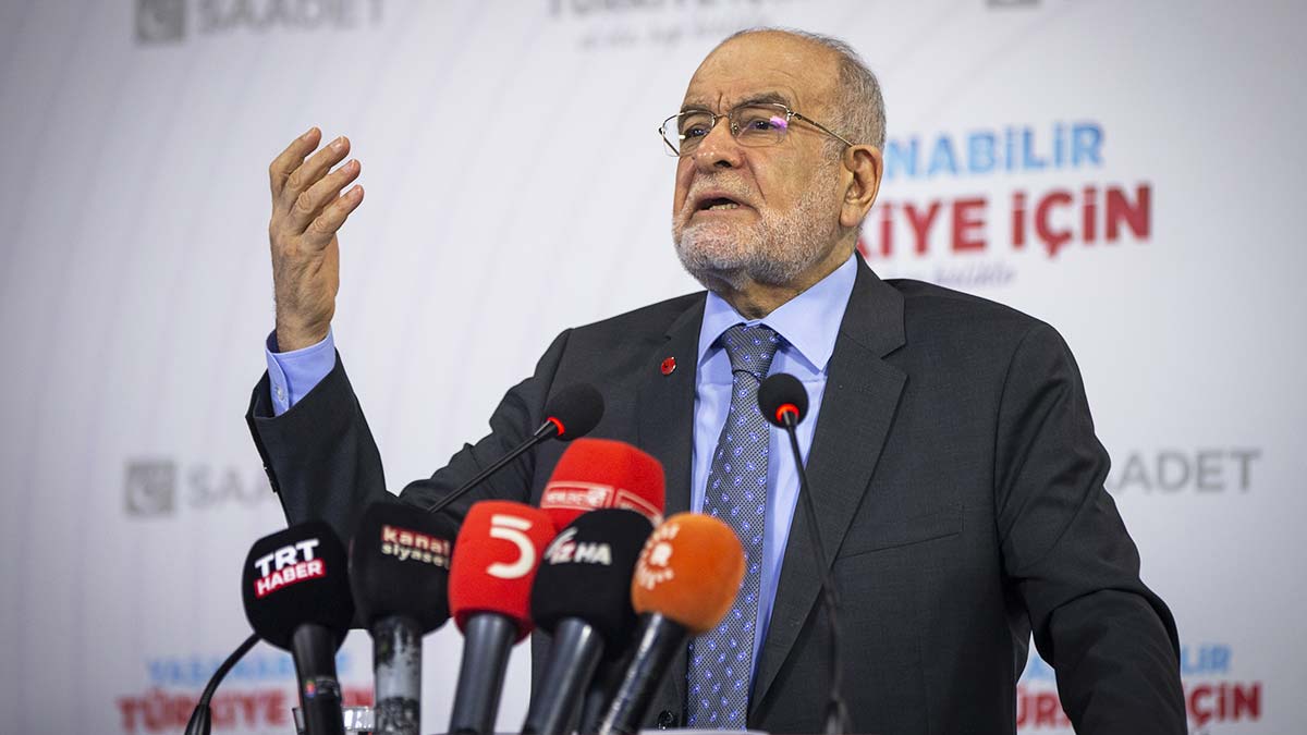 Karamollaoğlu'ndan sert çıkış: Asıl AYM'nin yok sayılması darbedir