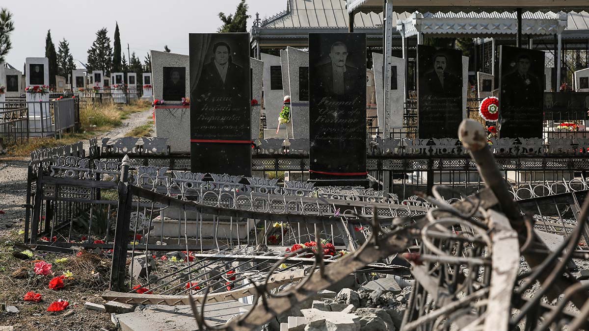 Son dakika! Ermenistan mezarlığı bile vurdu... Ölü ve yaralılar var