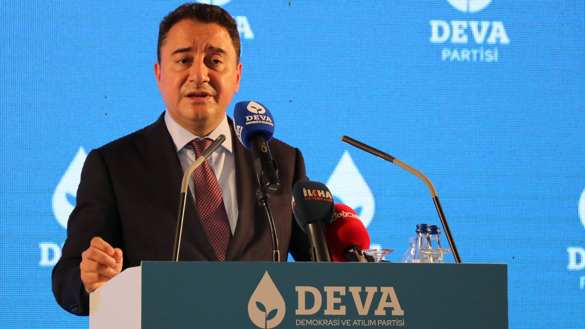 Babacan: İstiyorlar ki tüm gazeteler aynı manşetle çıksın