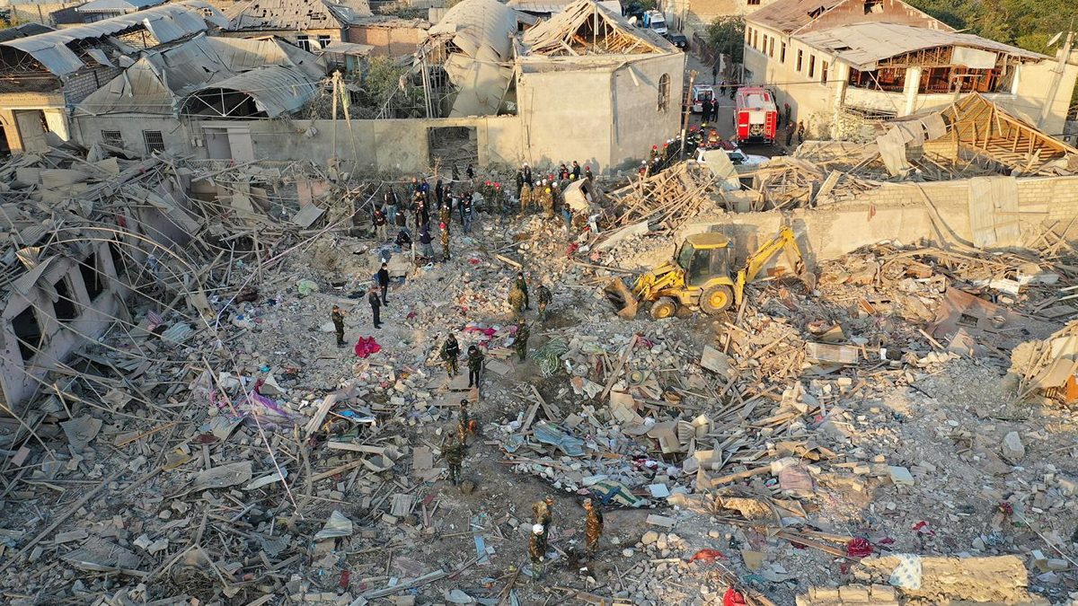 Cephede kaybediyor sivilleri katlediyor