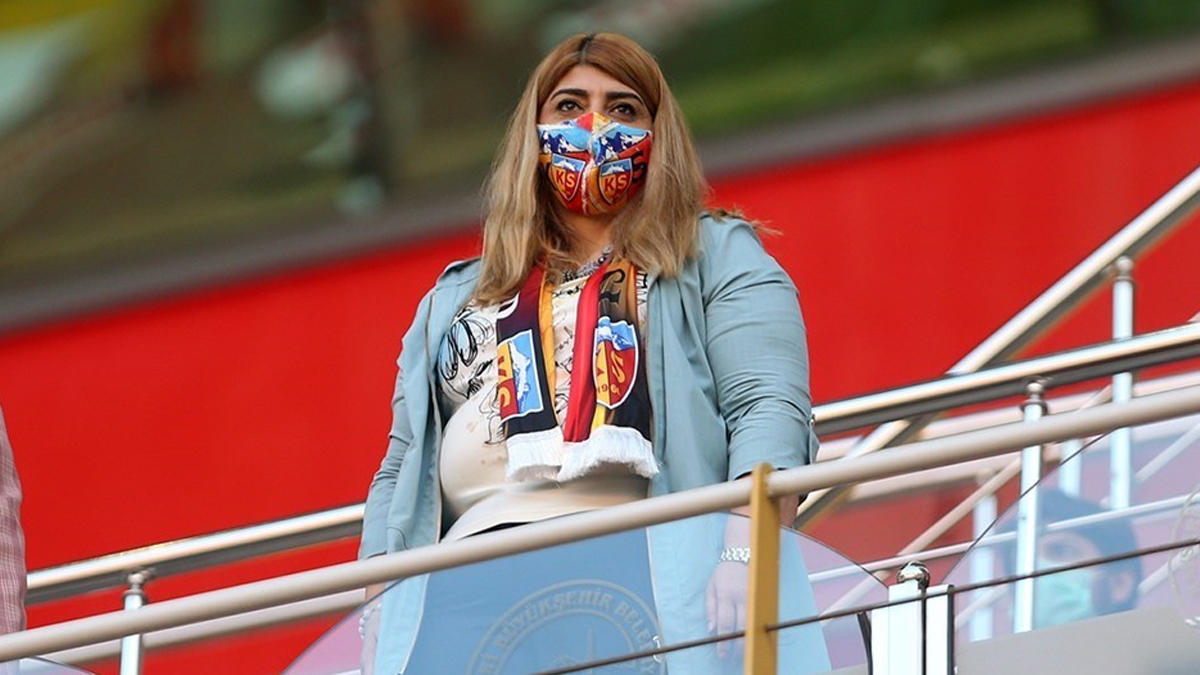 Kayserispor Başkanı'nın ailesine maç sırasında saldırı