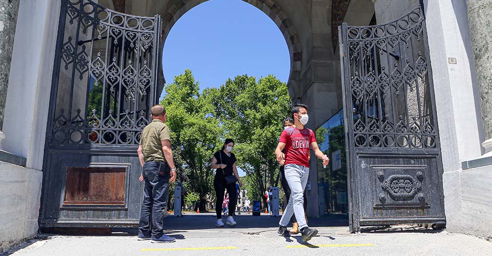 Hukuk fakültesine girmek zorlaşacak, başarı sıralaması şartı değişti