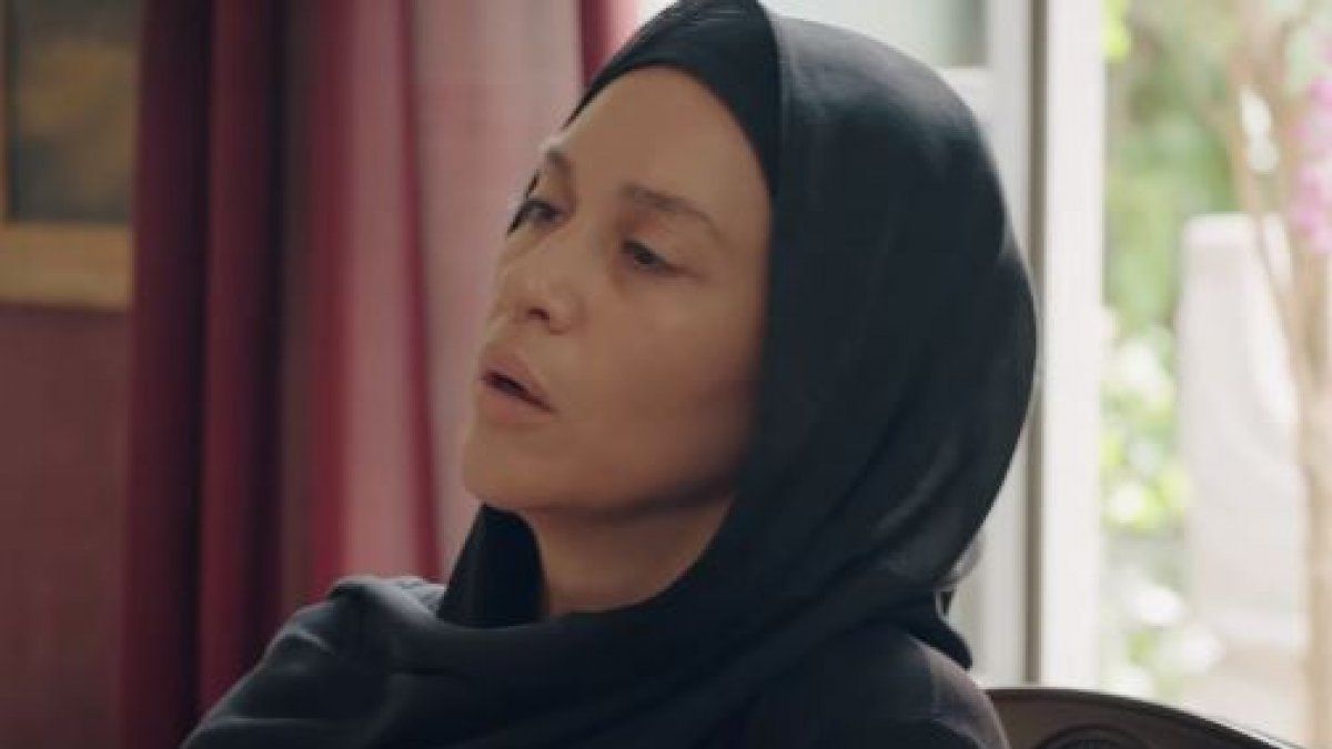 Kırmızı Oda’da Meliha’nın okuduğu ilahi dinleyenleri etkiledi