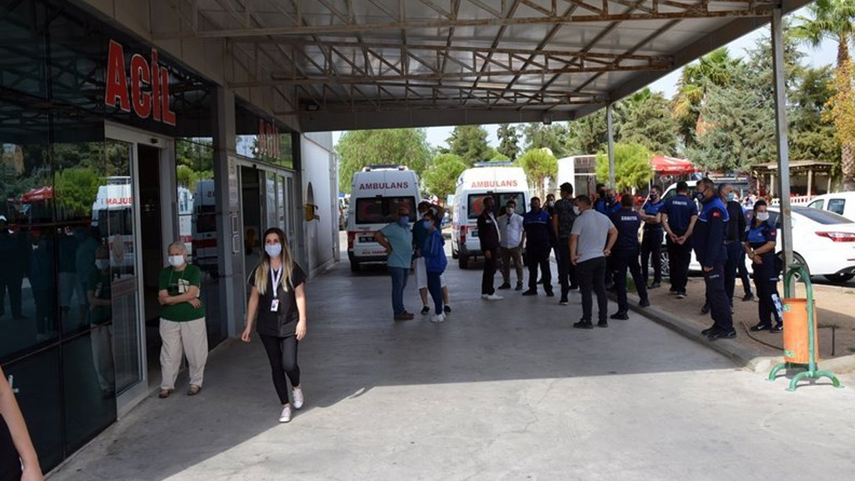 Seyyar satıcı zabıta müdürünü bıçakladı