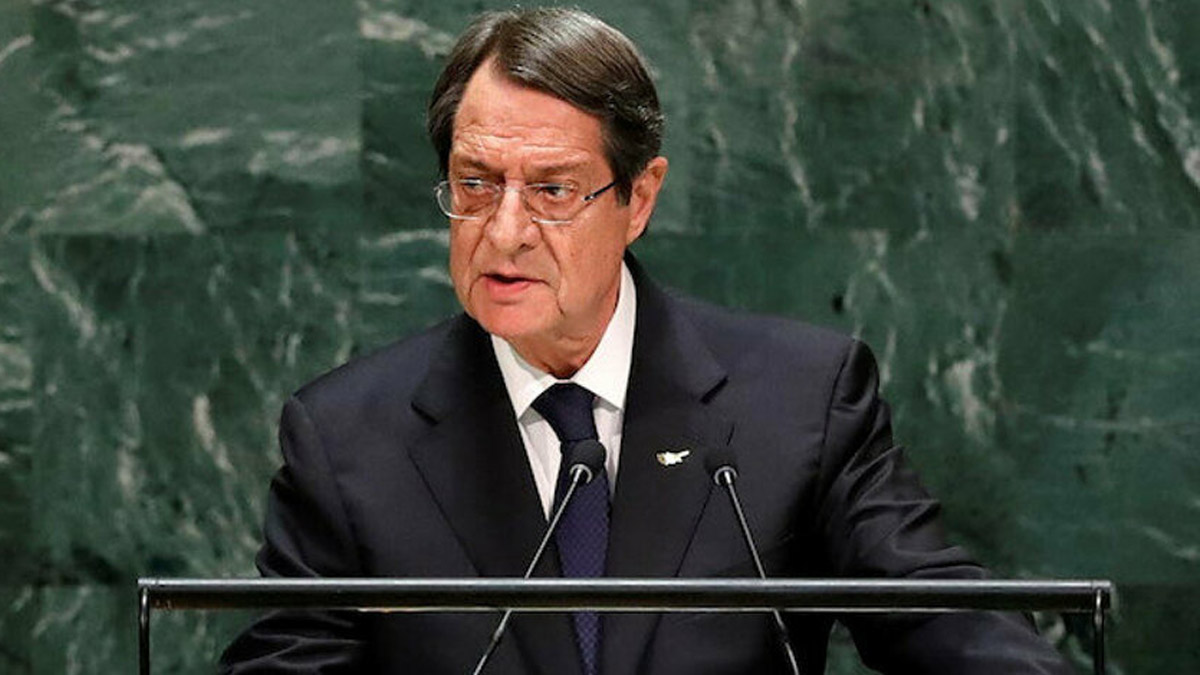 Anastasiadis'tan 'altın pasaport' açıklaması: Kanıtlanırsa istifa ederim