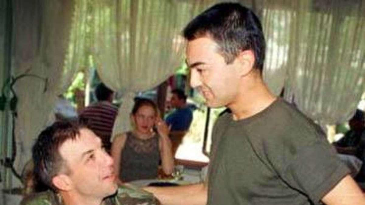 Serdar Ortaç ile Kaan Girgin'in fotoğrafını 'Öldürülen Azerbaycan askerleri' diye servis ettiler