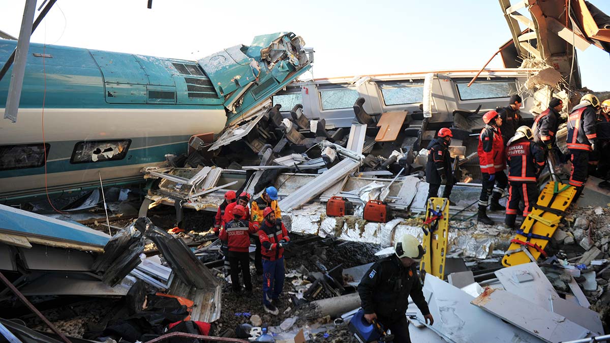 Ankara'da hızlı tren faciasında yaralanan tanık anlattı: Cenazesini taşıdım, bence kusurlu değil