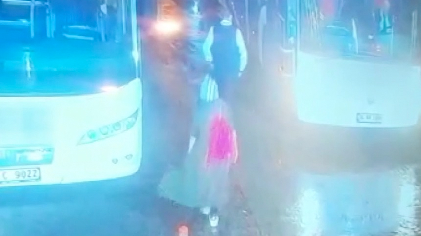 Bebeğini dinlenme tesisinde doğurup çöpe attı: Cani anne yakalandı