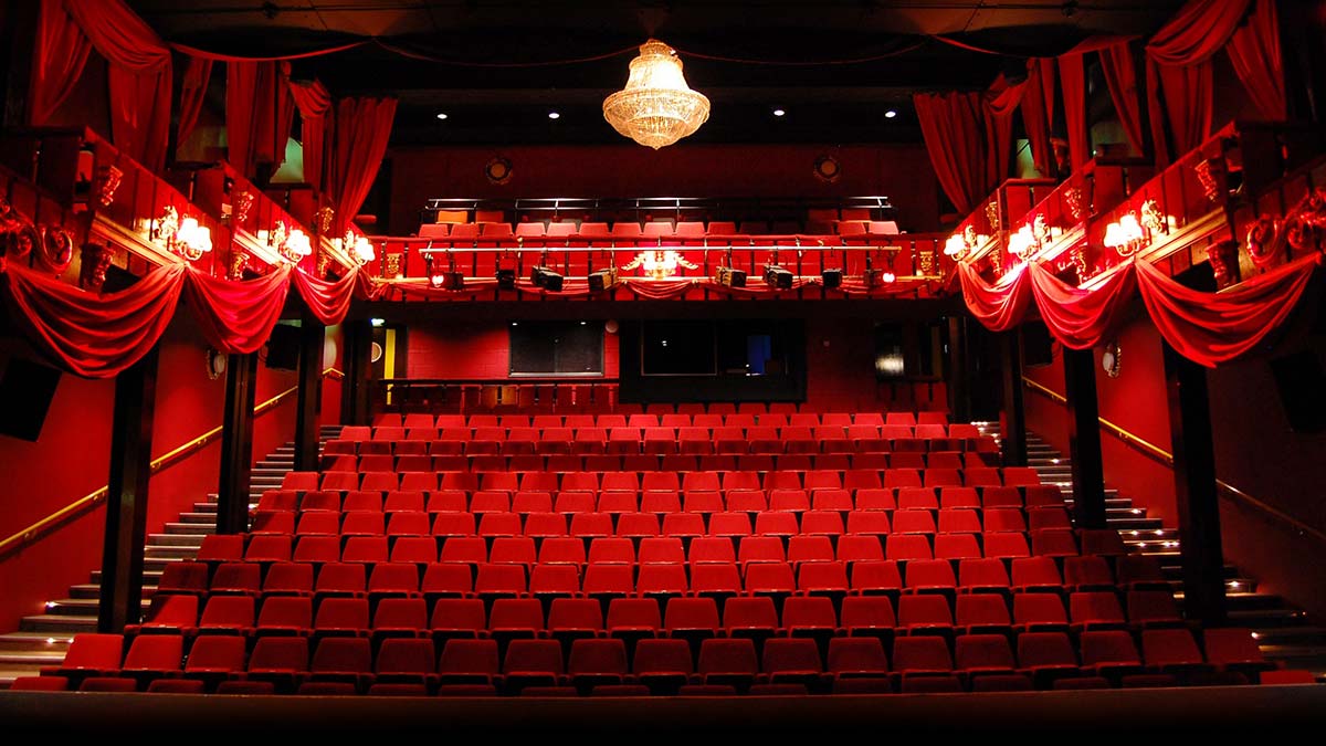 Devletin sahneleri özel tiyatrolara açılıyor