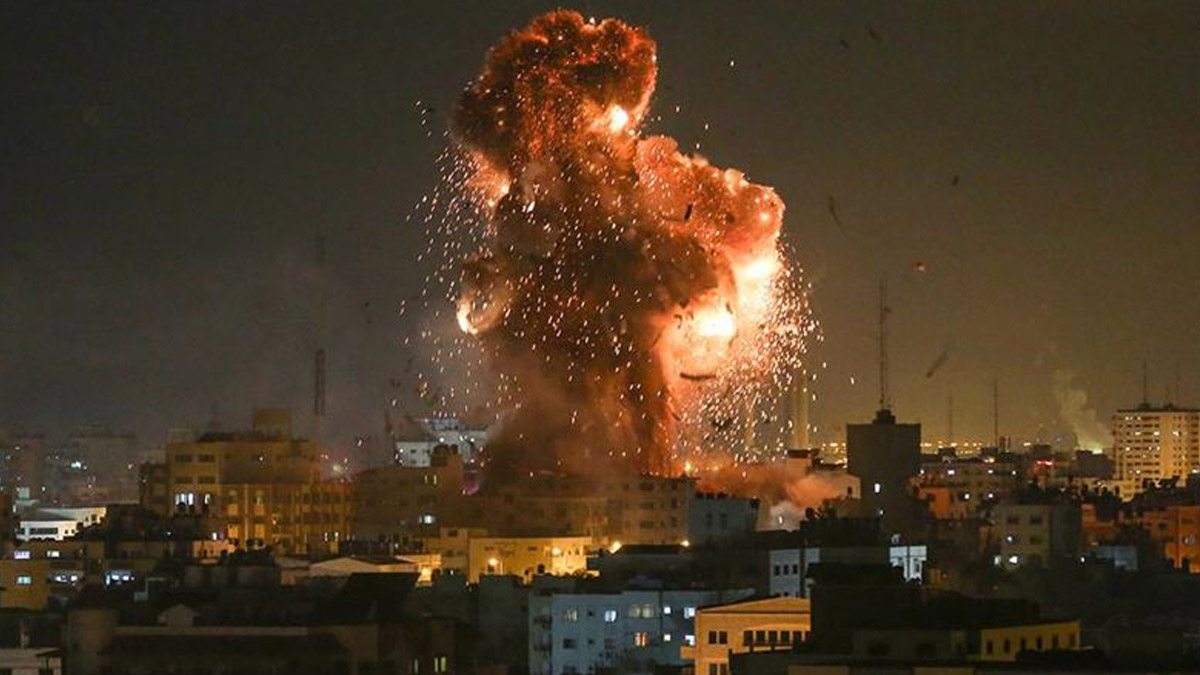 İsrail ordusundan Gazze'ye hava saldırısı