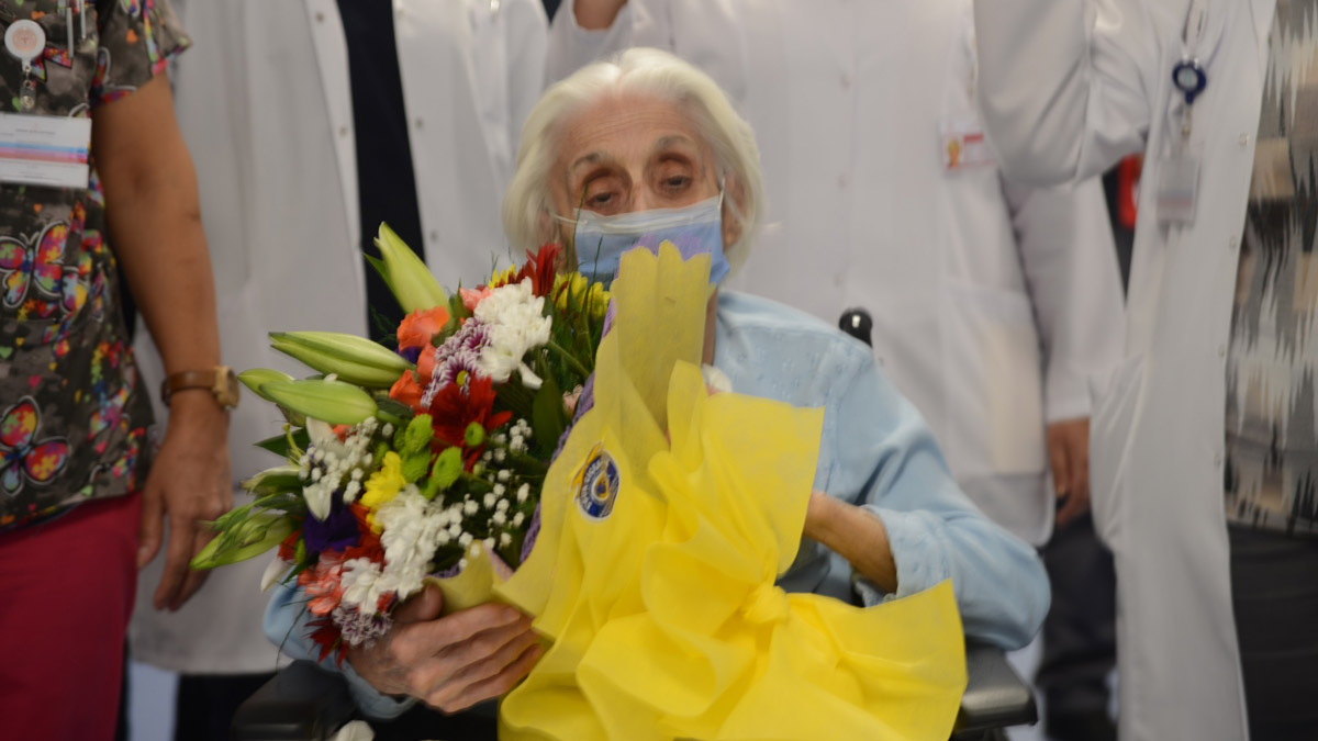 Koronavirüsü yendi, en yaşlı hasta olarak kayıtlara geçti