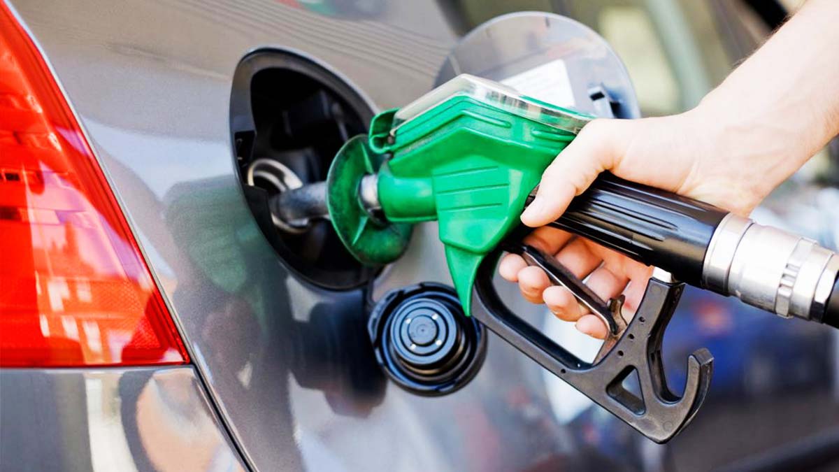 Petrol fiyatları sert düştü, benzine indirim geliyor