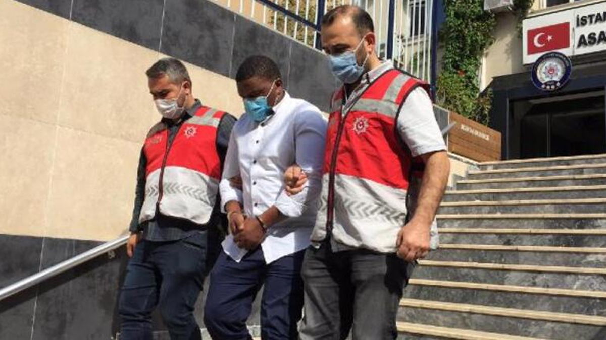 Vatandaşları 'ABD subayıyım' diye dolandıran Nijeryalı yakalandı