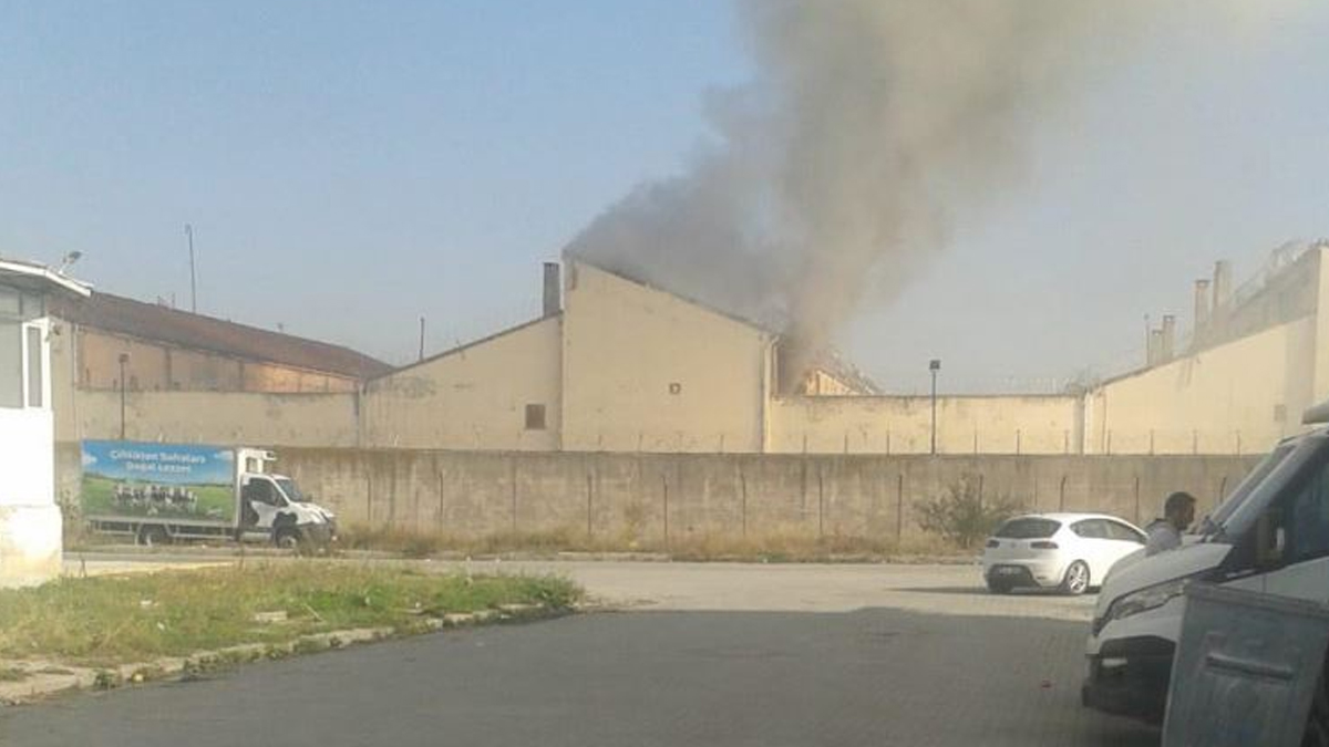 Kütahya Cezaevi'nde mahkumların kaldığı bölümde yangın