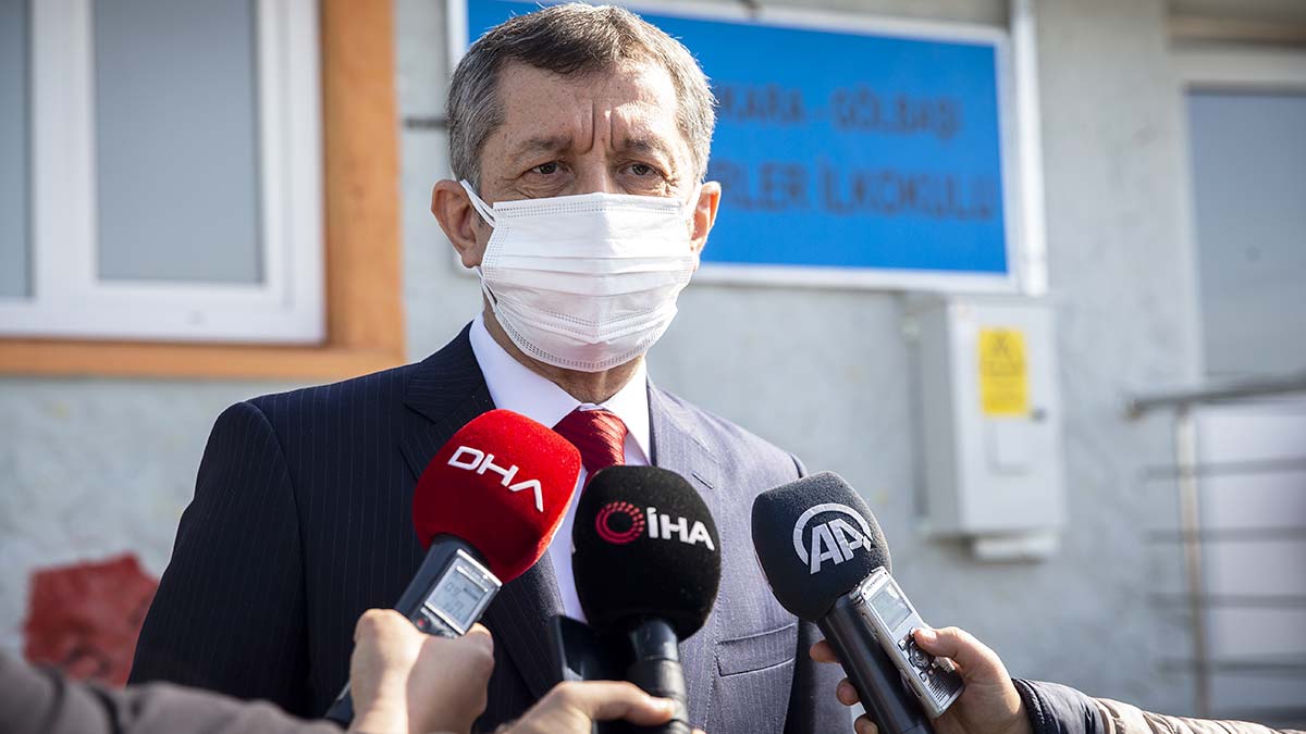 Bakan Selçuk: 60 bin civarında tablet dağıtıldı