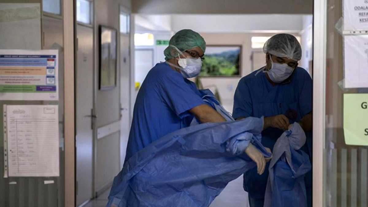 Bakan Koca son tabloyu açıkladı: Yeni hasta sayısında korkutan artış