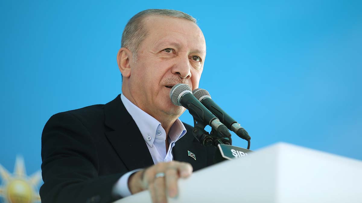 Erdoğan: Aliyev ile görüştüm, işgal altındaki toprakları geri almaya başladılar