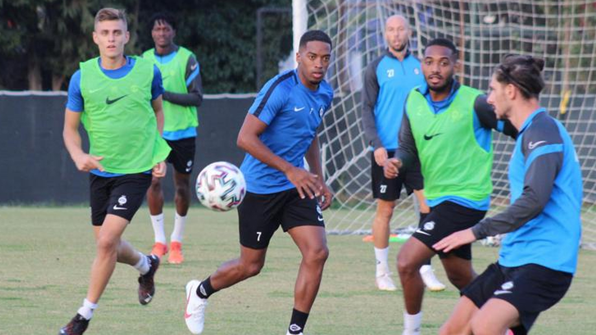 Altay'da 34 korona vakası çıktı, maç ertelendi