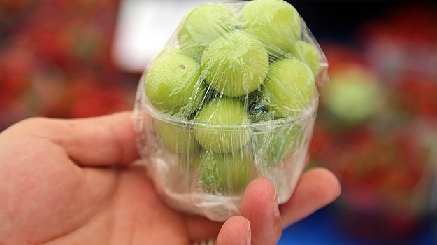 Erik, kilosu 100 TL'den pazar tezgahında yerini aldı