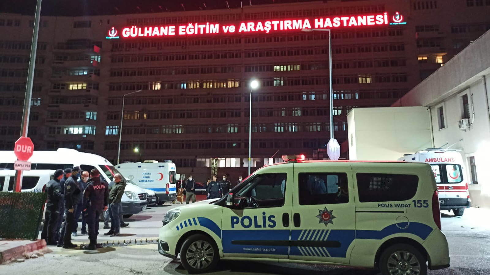 Başkentte akıl almaz olay: Hastaneyi taş yağmuruna tuttular