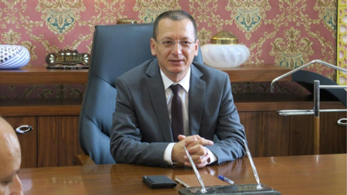 Turgutlu Kaymakamı Ali Yılmaz karantinaya girdi