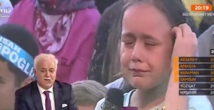 Küçük kızın Nihat Hatipoğlu’na sorusu herkesi duygulandırdı
