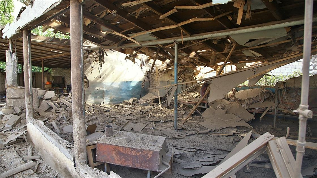 Ermenistan yine ateşkesi ihlal etti: 200'den fazla top atıldı