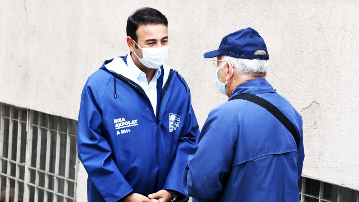 Kovid-19'a yakalanan CHP'li belediye başkanı Rıza Akpolat hastaneye kaldırıldı