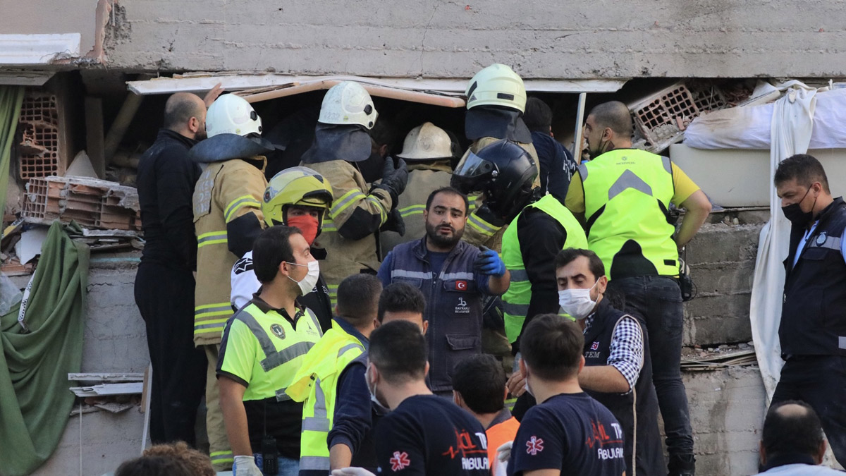 Son dakika! İzmir'deki depremden acı haber: 4 ölü, 152 yaralı