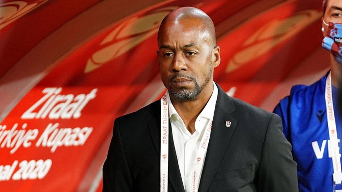 Trabzonspor'da Eddie Newton'ın görevine son verildi