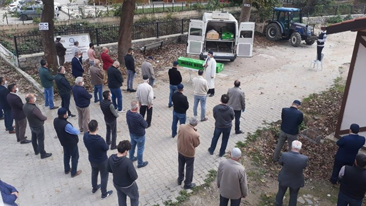 Bursa'da kahreden haber! Baba taburcu oldu, oğlu koronavirüsten öldü
