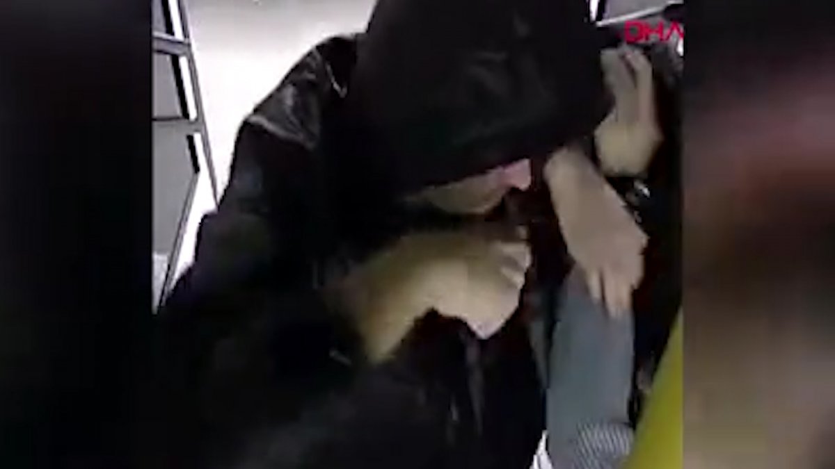 Rusya'da otobüs görevlisi ile yolcular arasında maske kavgası