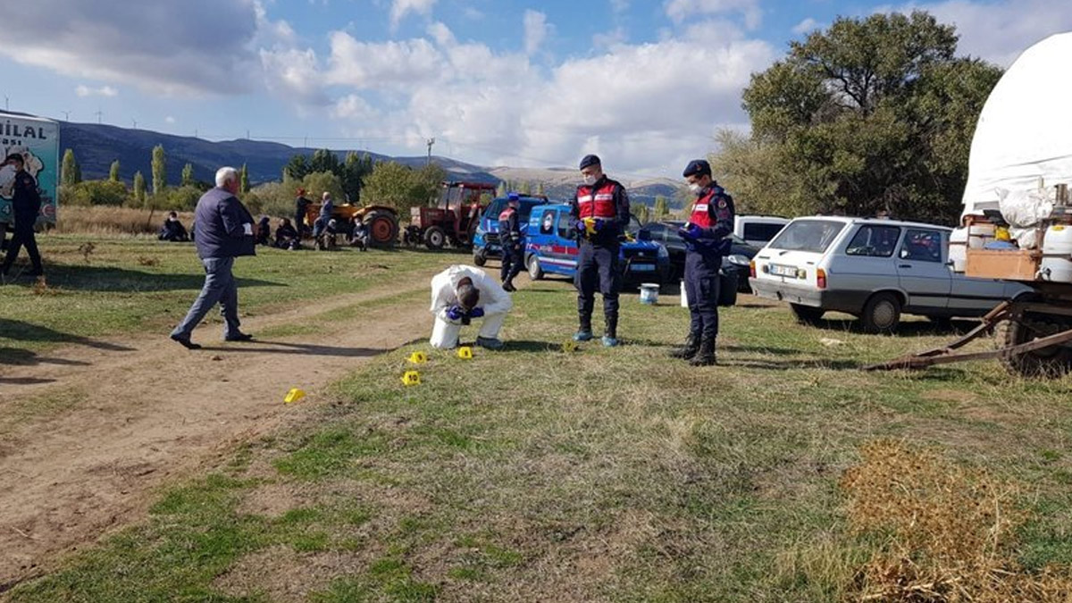 Afyonkarahisar'da arazi kavgası! Baba ile oğlu hayatını kaybetti