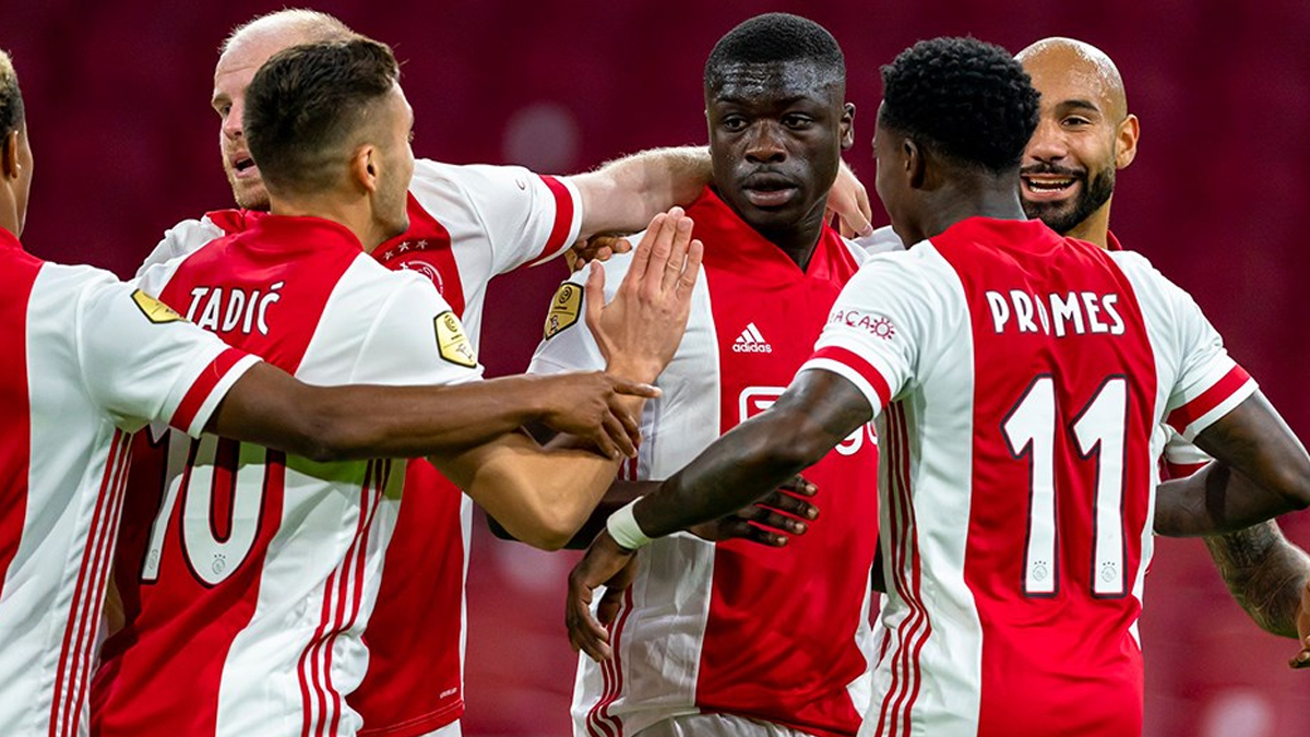 Ajax'ı korona vurdu: Maç kadrosunda 17 oyuncu kaldı