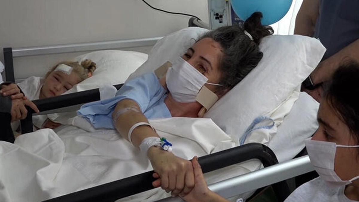 Türkiye'yi duygulandıran görüntüler! Mucize bebek Elif ailesine kavuştu