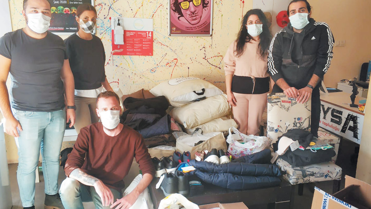 Perde bu  kez insanlık  için açıldı