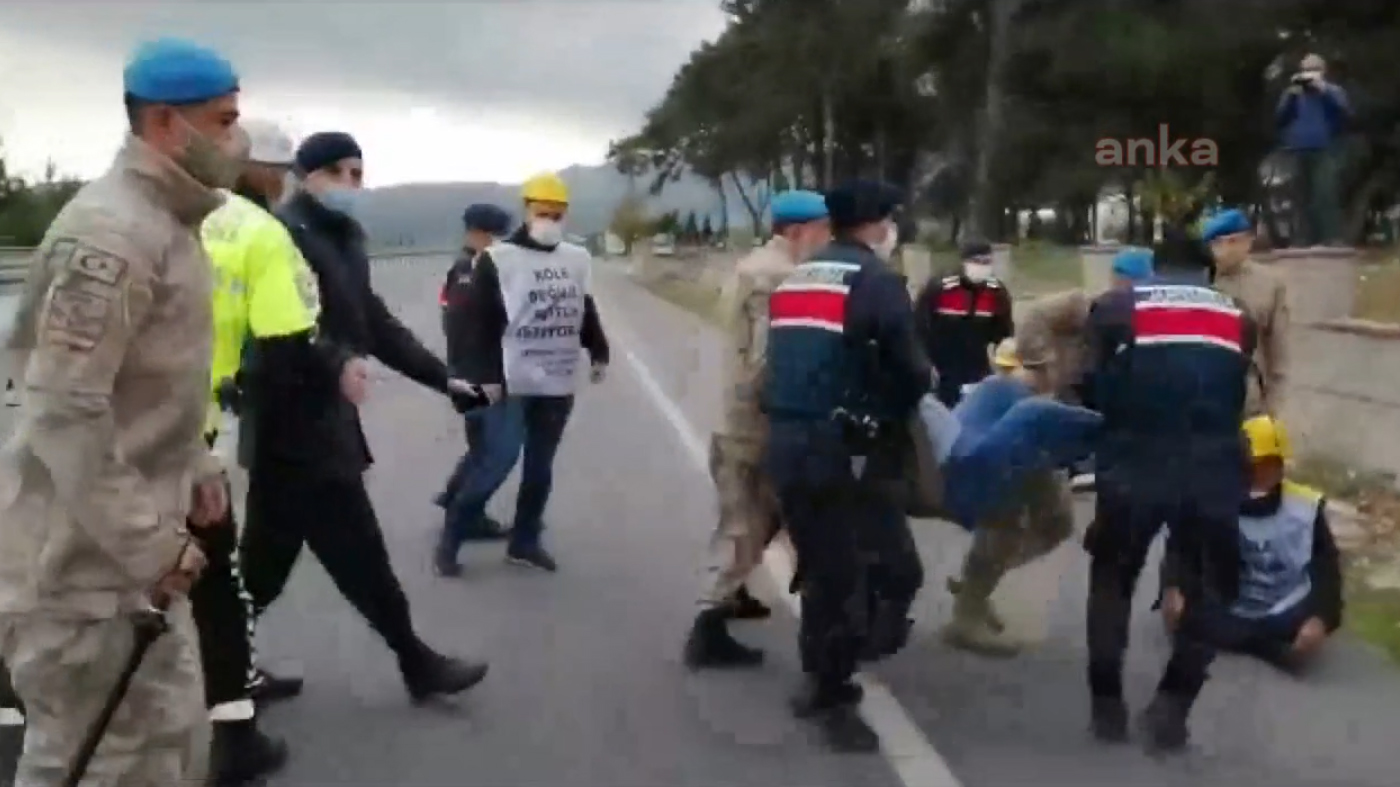 İzmir'de enkaz kaldıran Somalı maden işçilerine müdahale