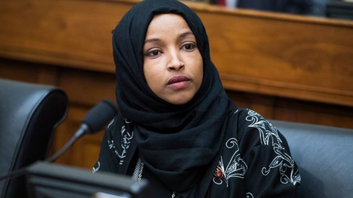 ABD'nin ilk Müslüman kadın vekillerinden Omar yeniden seçildi