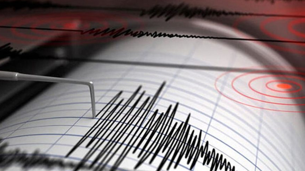 İstanbul'da deprem! Büyükçekmece 3,1 ile sallandı