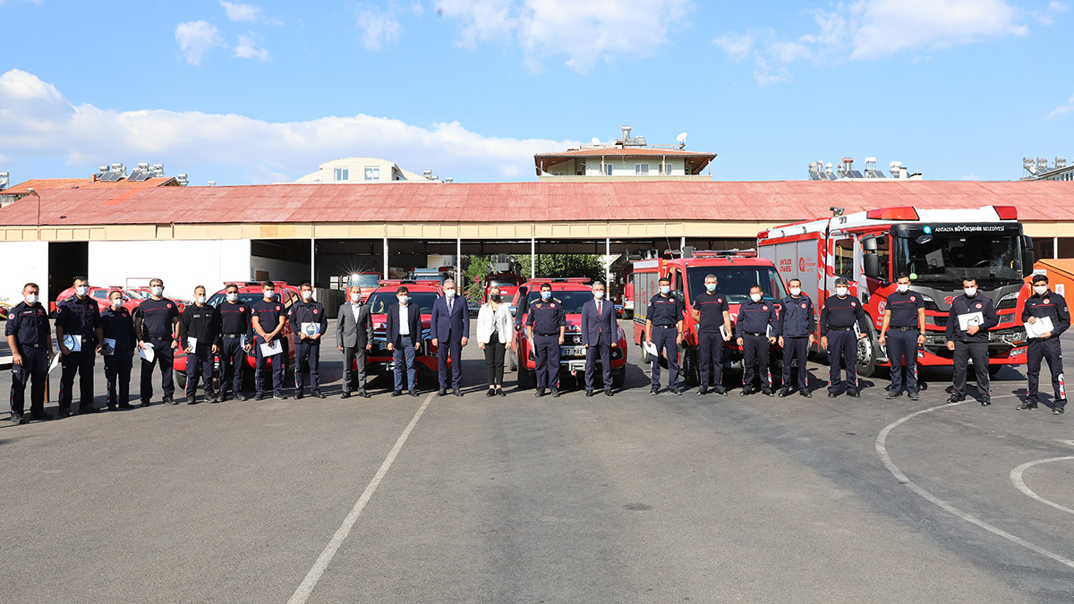Antalya Büyükşehir Belediyesi ekipleri İzmir'den döndü