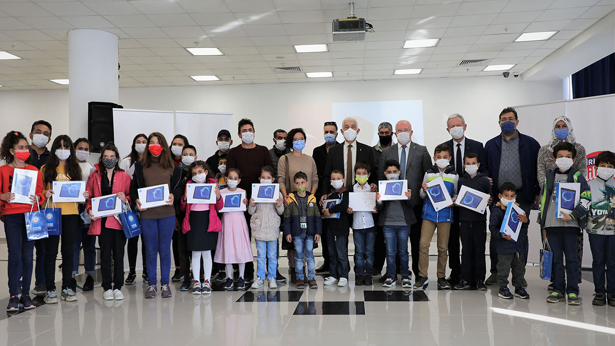 Muğla Büyükşehir Belediyesi tablet desteğine devam ediyor