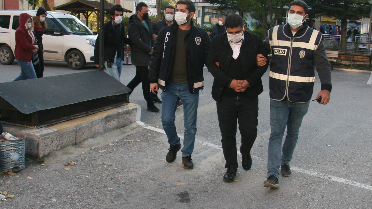 Dolar kuruna bakan hırsızlar yakayı ele verdi