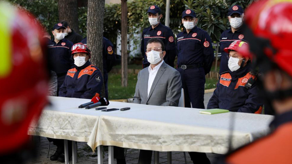 Koronavirüsü yenen İmamoğlu'ndan ilk ziyaret İstanbul İtfaiyesi'ne
