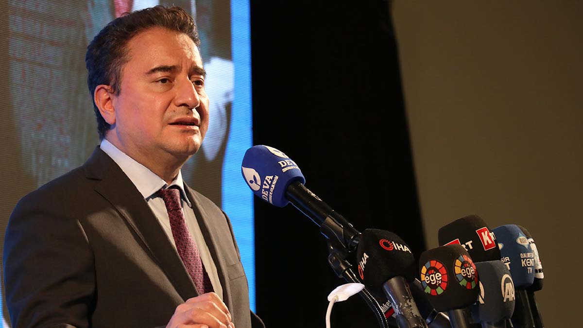 Babacan'dan Merkez tepkisi: Suçu bürokrata yıkamazsınız!