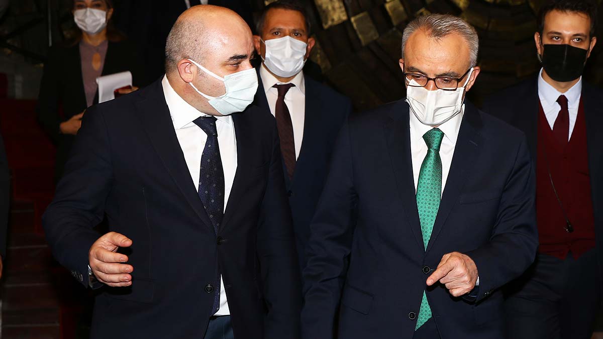 Türk yetkili Reuters'a konuştu: Murat Uysal'ı dövizdeki hızlı artış yaktı