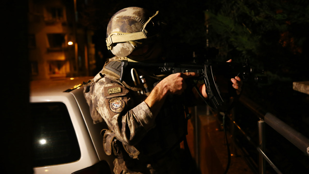 İstanbul'da DEAŞ operasyonu! Özel hareket timleri de katıldı